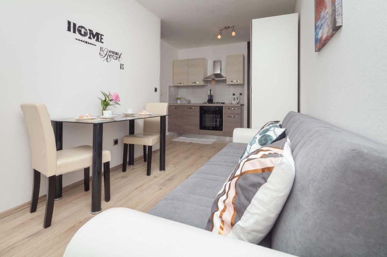 Apartman Ester 普拉 外观 照片